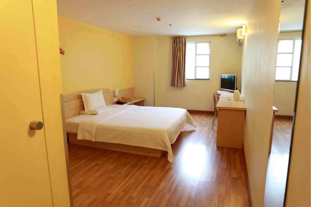 7Days Inn Dalian Wafangdian Railway Station חדר תמונה