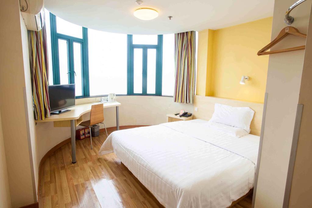 7Days Inn Dalian Wafangdian Railway Station חדר תמונה